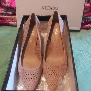 Alfani Step n Flex Blush size 7.5 wide with box